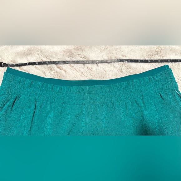 Athleta Teal Women's Athletic Echo Shorts Size 14 - Picture 3 of 9